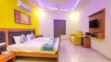 Superior Triple Room | Premium bedding, down duvets, minibar, desk