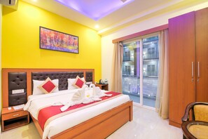 Kamar Double Deluks, 1 Tempat Tidur King, Bebas Asap Rokok, pemandangan halaman | Pemandangan dari kamar