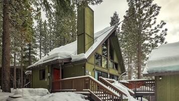 ุงูู
ูุดุฃุฉ ู
ู ุงูุฎุงุฑุฌ