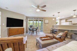 Condo, Multiple Beds, Balcony (Rocky Shore Tranquility) | Living area | 42-inch flat-screen TV with digital channels