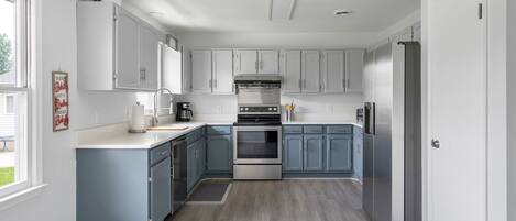 House, Multiple Beds, Kitchen | Private kitchen | Fridge, microwave, oven, stovetop