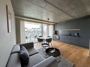 One Bedroom Apartment, Sea View | Coin séjour
