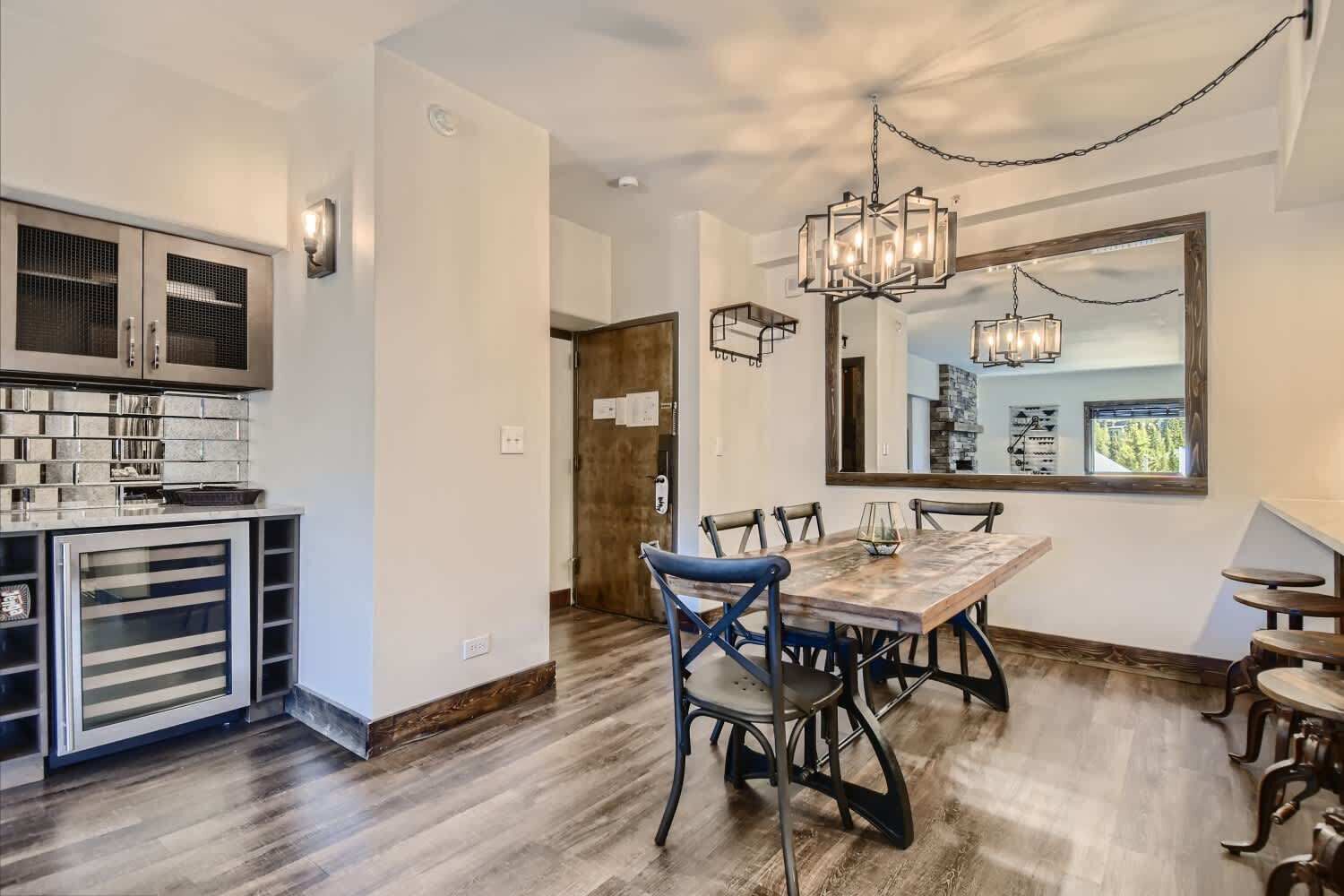 Condo, 1 King Bed with Sofa bed, Balcony, Mountain View (Peak 9 Overlook) | Dining