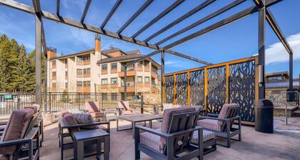 Steps to Downtown Main Street & Ski In Ski Out!