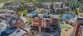 Steps to Downtown Main Street & Ski In Ski Out!