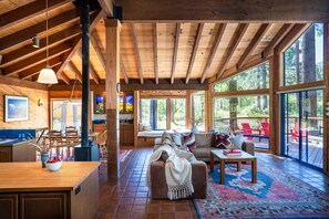 TV, fireplace - New Listing - Gorgeous Lodge in Peaceful Location At Northstar (Truckee)