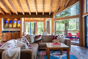 TV, fireplace - New Listing - Gorgeous Lodge in Peaceful Location At Northstar (Truckee)