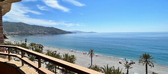 PUSHE Playa Velilla Beach & Tradition