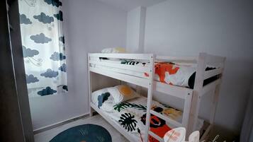 3 bedrooms, iron/ironing board, WiFi, bed sheets