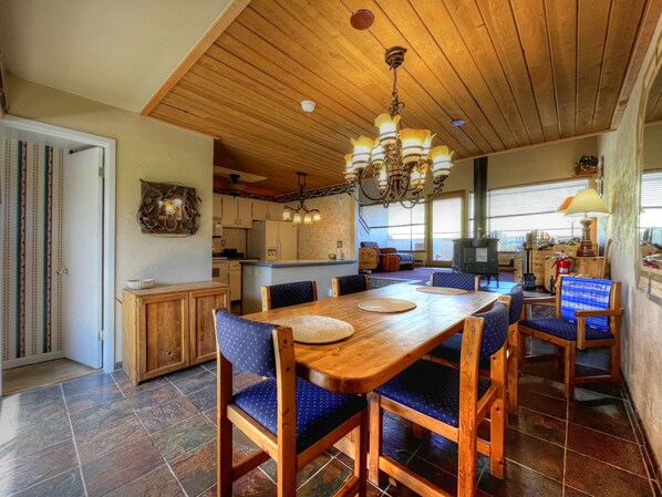 Frigorífic, microones, forn i placa de cuina