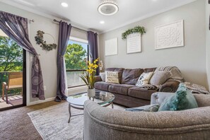 Condo, 1 King Bed with Sofa bed, Patio, Golf View (Clubhouse Bungalow) | Living area | 42-inch flat-screen TV with digital channels