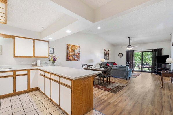 Appart'hôtel, plusieurs lits, patio, vue jardin (Home Away from Home) | Intérieur