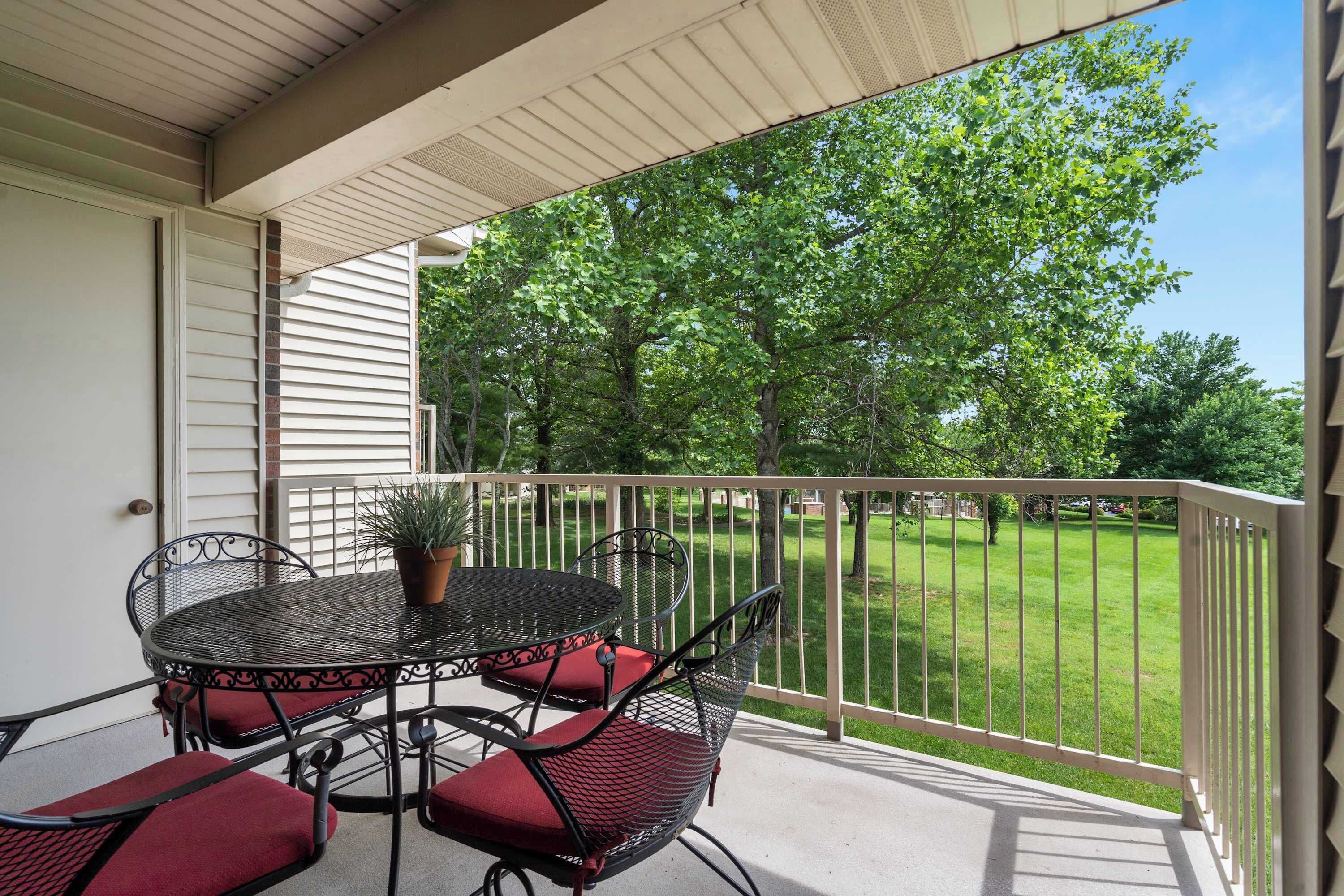 Apartment, Mehrere Betten, Terrasse, Gartenblick (Home Away from Home) | Speisen im Freien