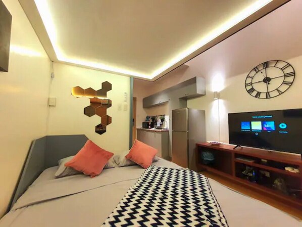 2 bedrooms, desk, iron/ironing board, free WiFi