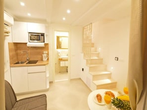 Apartamento (Superior One Bedroom Apartment with B) | Cozinha privada | Geladeira