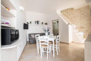 30-inch TV with digital channels - Casa Arco D'Itria (Martina Franca)