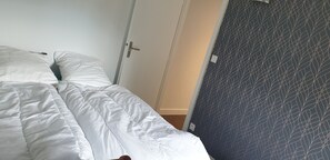 2 Schlafzimmer, Reisekinderbett, kostenloses WLAN