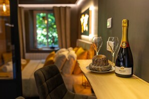 1 slaapkamer, een strijkplank/strijkijzer, wifi, beddengoed