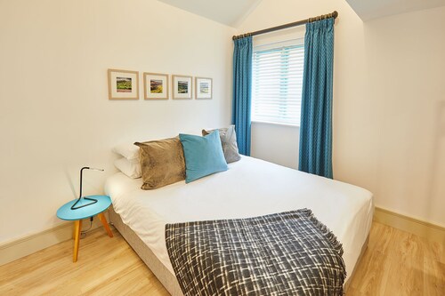 Host & Stay | Sunshine Cottage