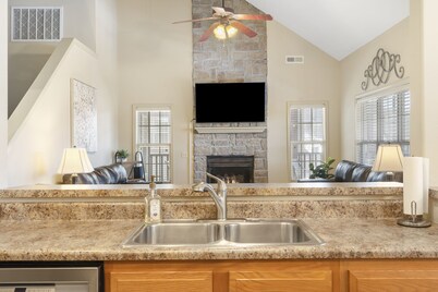 Birdie Lane Beauty - Golf, Pools, Gym, & More!