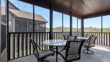 Townhome, Multiple Beds, Balcony, Garden View (Birdie Lane Beauty) | Outdoor dining