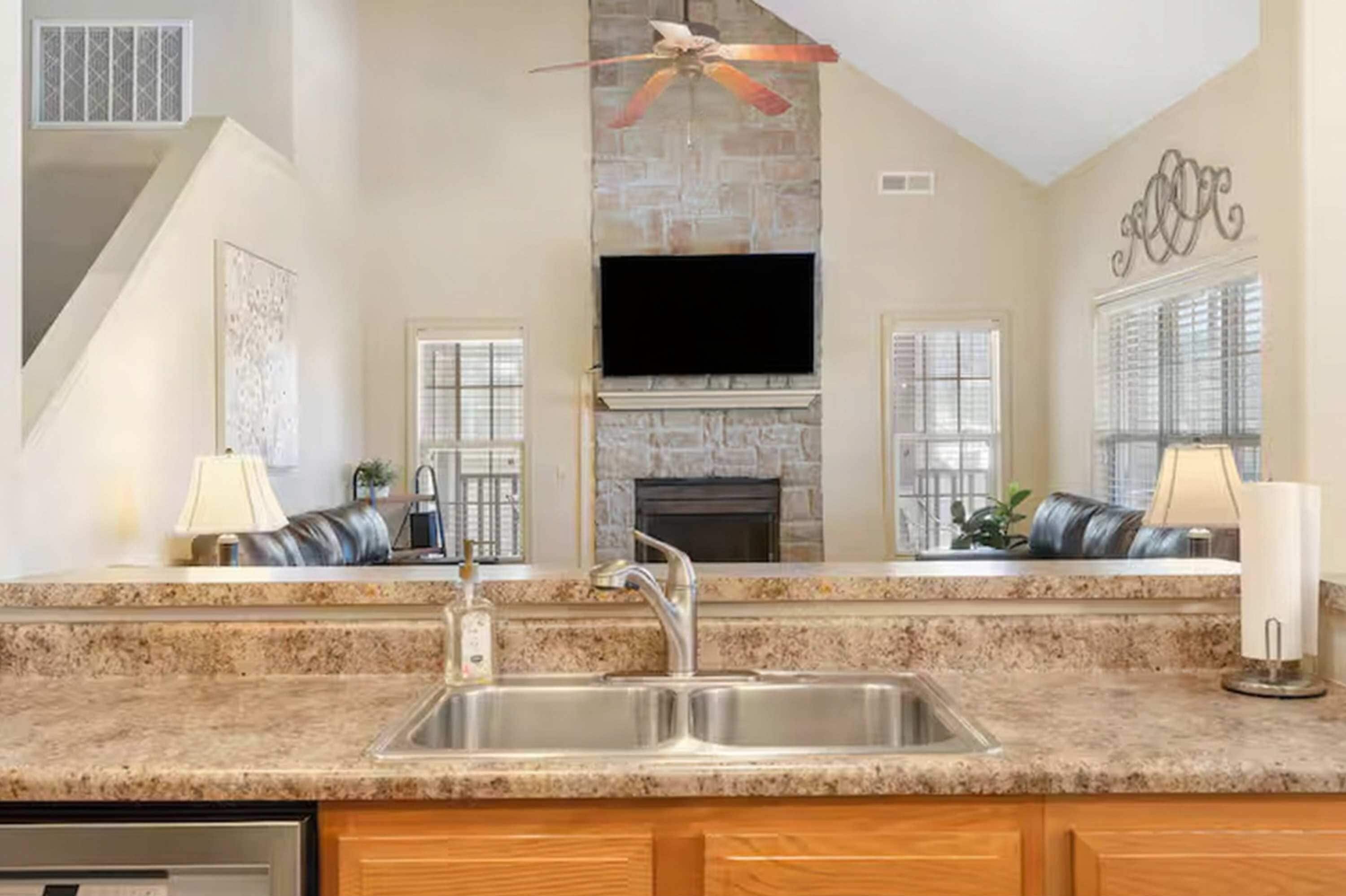 Townhome, Multiple Beds, Balcony, Garden View (Birdie Lane Beauty) | Interior