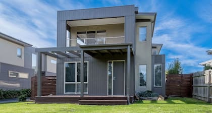 Freda Beach Haven, centrally located