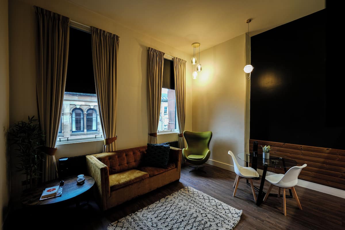 Deluxe Apartment (3 double beds, sofa bed, kitchen) | Kostenloses WLAN, Bettwäsche