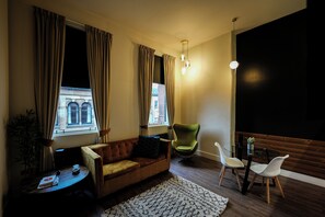 Apartament Deluxe, cuina | Wifi gratuïta i roba de llit 