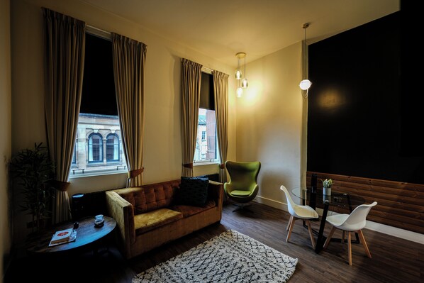 Deluxe Apartment, Kitchen | 1 bedroom, free WiFi, bed sheets