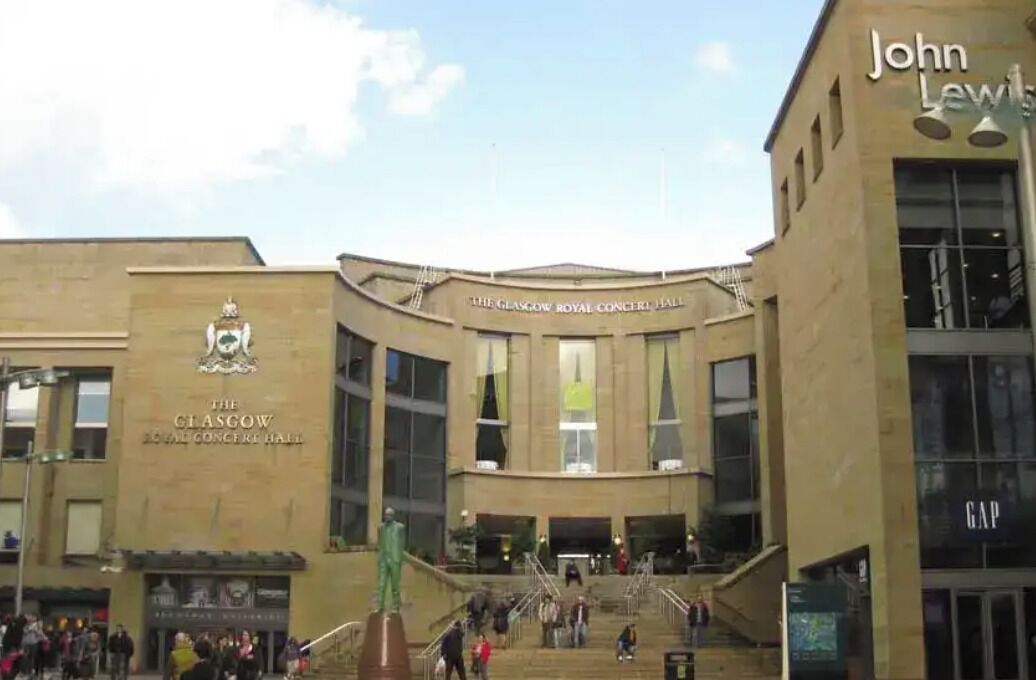 Foto - Revolver Glasgow