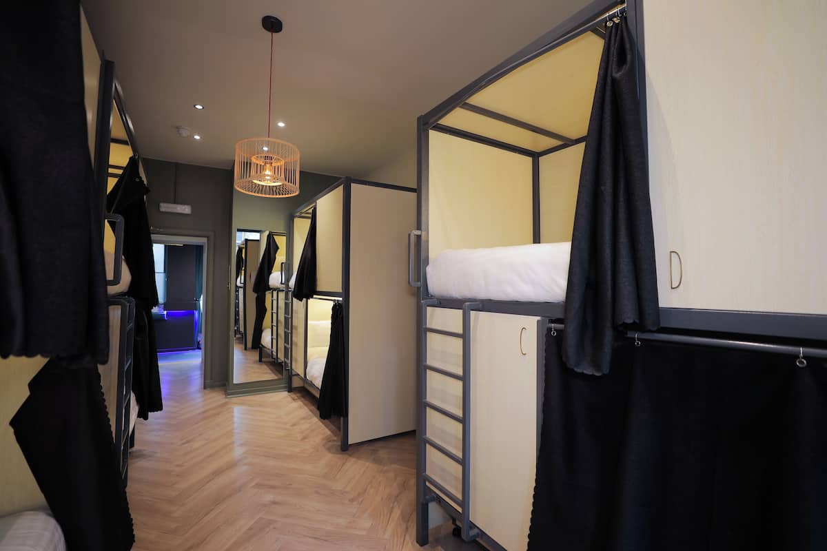 Premium FULL DORM for 8 guests  (shared facilities, double bunk) | Kostenloses WLAN, Bettwäsche