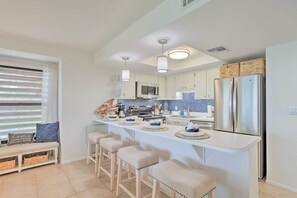 Fridge, microwave, stovetop, dishwasher