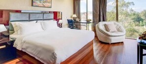 Room - Deluxe City View (Nairobi)