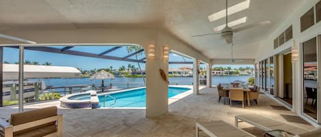 Piscine extérieure, piscine chauffée