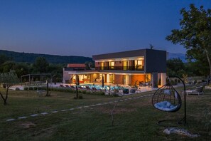 Exterior - Villa Nella Foresta with private 66sqm heated pool, Whirlpool, Tennis court, Gym, Billiards, 4 en-suite bedrooms (Radošić)