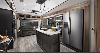 Cheerful tiny house in GREAT location