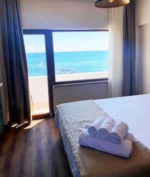 Premium bedding, minibar, in-room safe, soundproofing