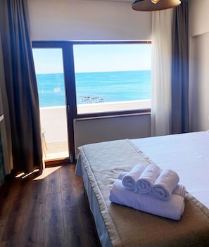 Standard Room, Smoking, Sea View | Premium bedding, minibar, in-room safe, soundproofing