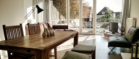 تلفزيون، مشغل دي في دي، ستيريو