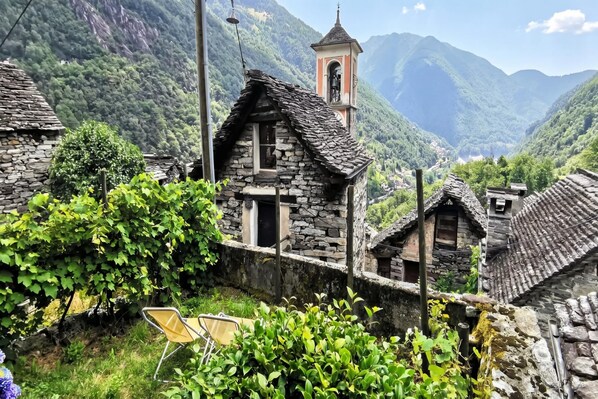Family Chalet, Multiple Bedrooms, Mountainside (Rustico Caterina) | Property grounds