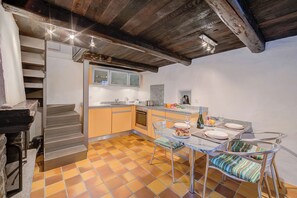 Family Chalet, 1 Bedroom, Mountainside (Rustico Caterina) | Dining room