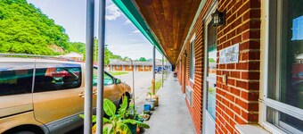 Patriot Inn Motel Beaver WV, by OYO