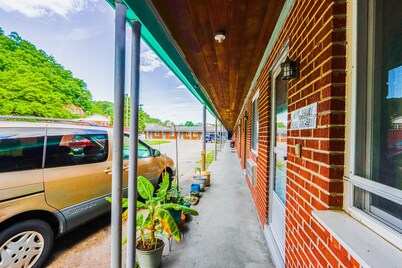 Patriot Inn Motel Beaver WV, by OYO