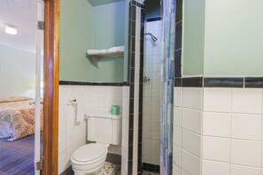 Bathroom - Patriot Inn Motel Beaver WV, by OYO (Beaver)