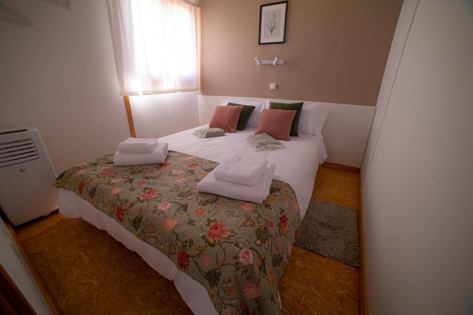 1 sovrum och sängkläder