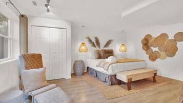 6 bedrooms, free WiFi, bed sheets