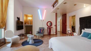 3 bedrooms, iron/ironing board, travel cot, free WiFi