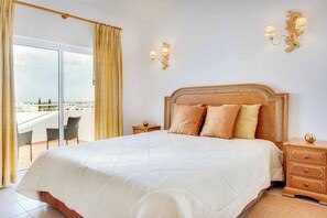 4 室のベッドルーム、WiFi、ベッドシーツ