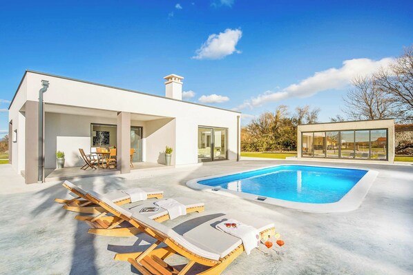 A heated pool - Villa Lux Ivory - Three Bedroom Villa, Sleeps 6 (Kapelica)